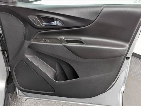 Used 2022 Chevrolet Equinox LT FWD image 22