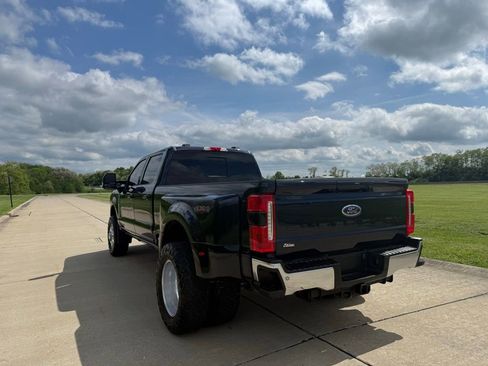 Used 2023 Ford F350 Lariat w/ Lariat Ultimate Package AWD/4WD image 6