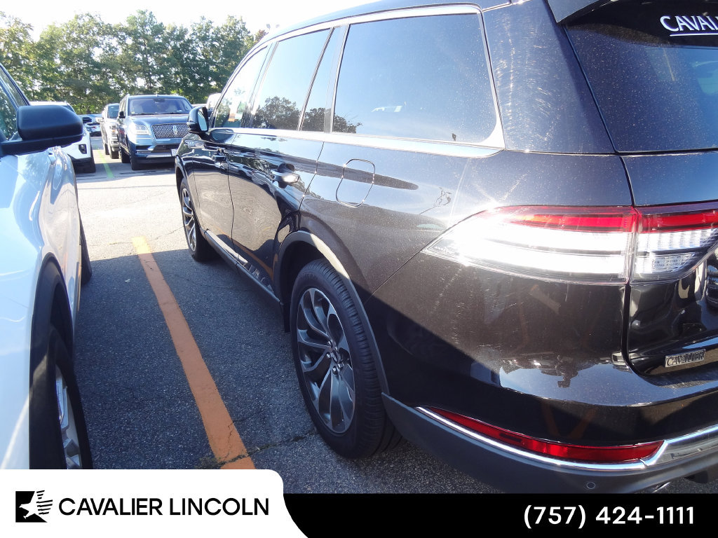 Used 2026 Lincoln Aviator AWD image 4