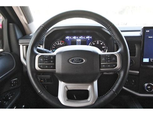 Used 2022 Ford Expedition XLT image 15