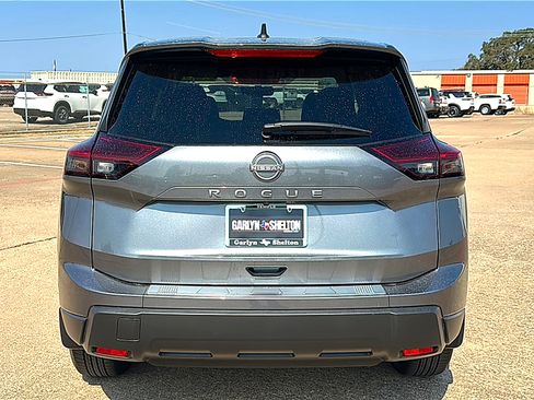 New 2026 Nissan Rogue SV FWD image 5