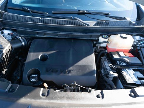 Used 2019 Chevrolet Traverse LT image 32