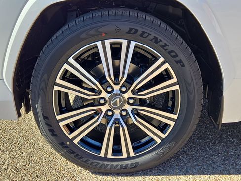 New 2026 Lexus LX 700h Luxury image 11