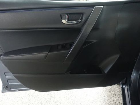 Used 2018 Toyota Corolla XSE FWD image 9