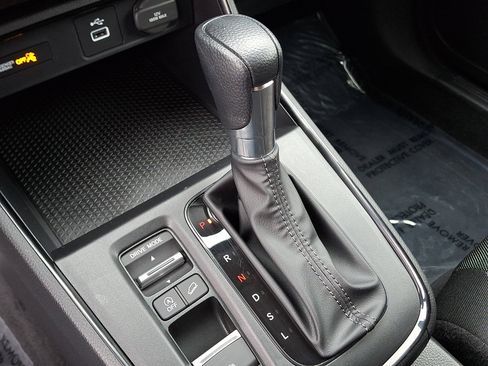 Used 2025 Honda CR-V LX image 14