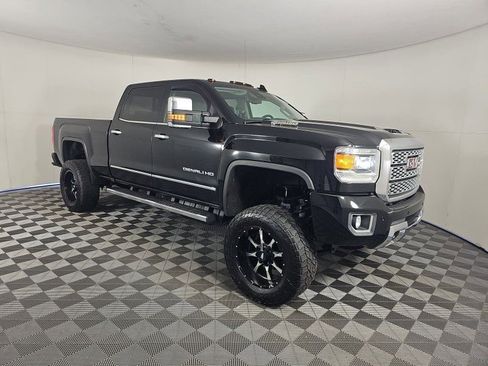 Used 2019 GMC Sierra 3500 Denali w/ Duramax Plus Package AWD/4WD image 3
