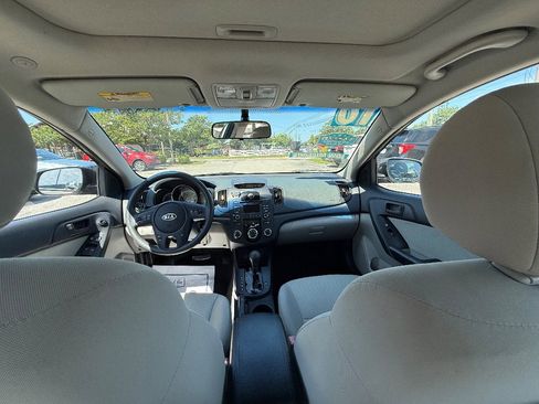 Used 2010 Kia Forte EX FWD image 7