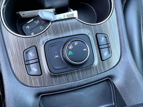 Used 2021 GMC Acadia SLT w/ Elevation Edition FWD image 31