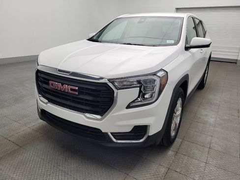 Used 2024 GMC Terrain SLE FWD image 15
