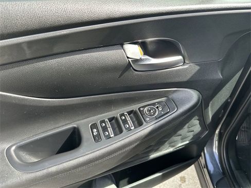 Used 2023 Hyundai Santa Fe SE image 15