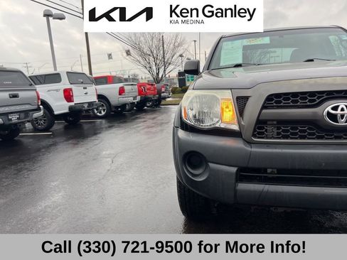 Used 2011 Toyota Tacoma PreRunner image 17