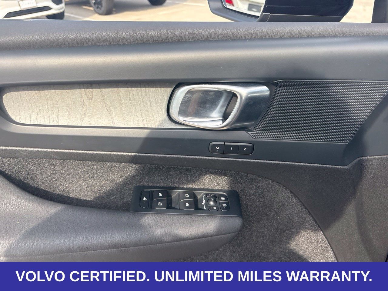 Used 2024 Volvo XC40 B5 Plus w/ Climate Package AWD/4WD image 18