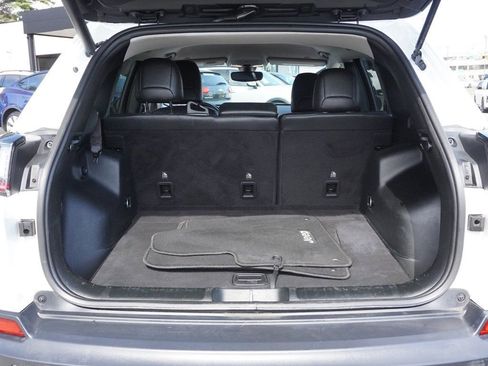 Used 2019 Jeep Cherokee Limited image 17