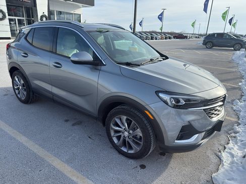 Used 2023 Buick Encore GX Essence w/ Experience Buick Package image 8