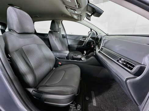 Used 2025 Kia Sportage LX AWD/4WD image 28