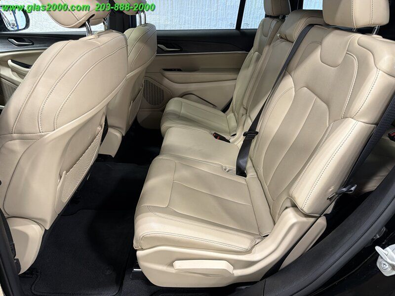 Used 2023 Jeep Grand Cherokee L Limited AWD/4WD image 9
