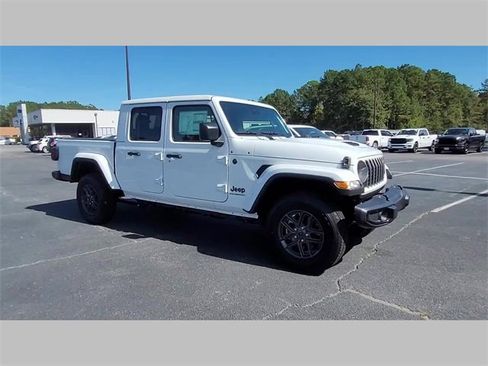 New 2025 Jeep Gladiator Sport image 16