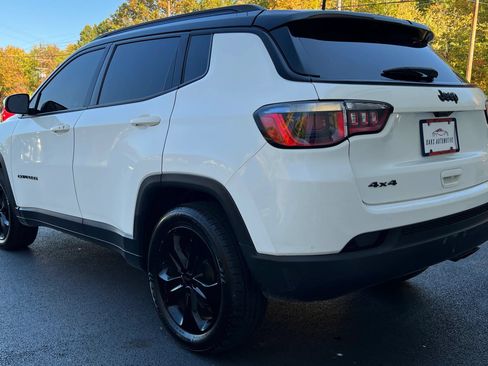 Used 2018 Jeep Compass Latitude AWD/4WD image 8