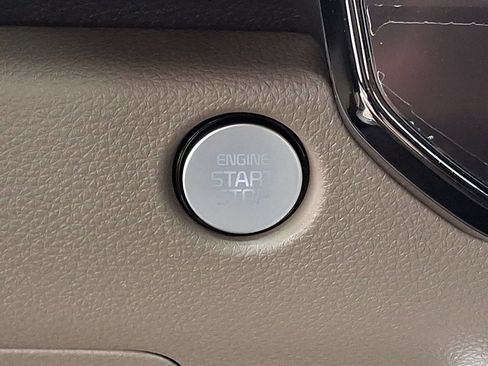 New 2027 Kia Carnival LX FWD image 19