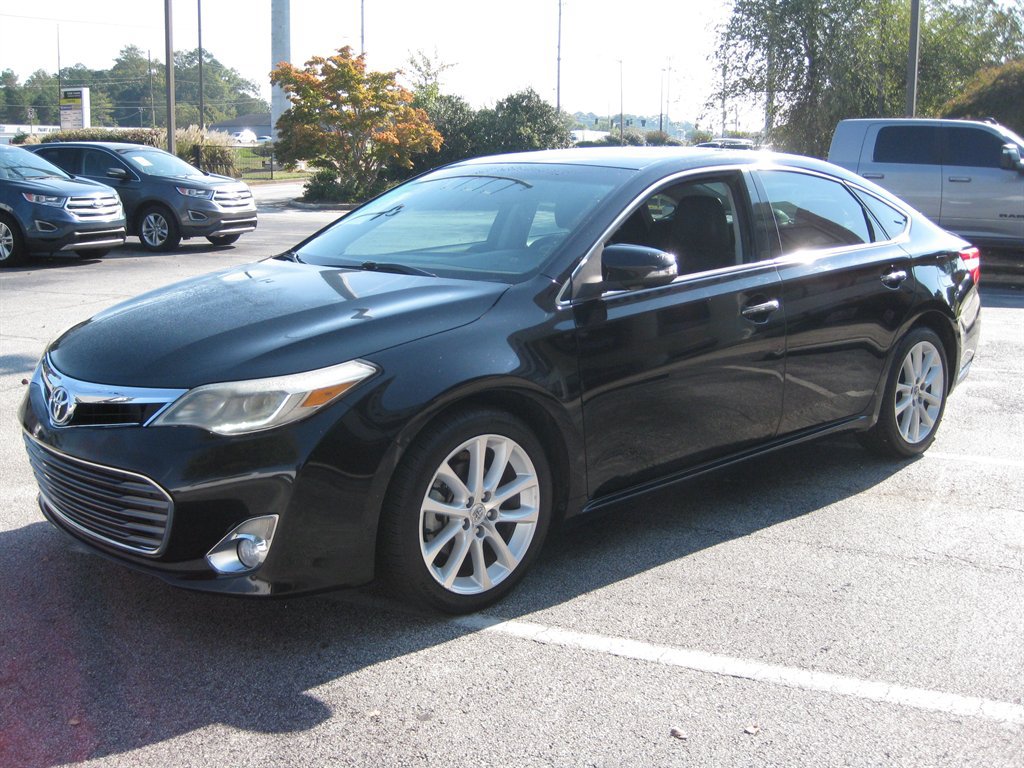 Used 2013 Toyota Avalon Limited FWD image 4