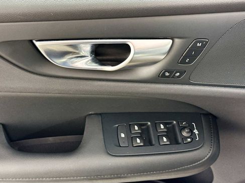 Used 2025 Volvo S60 B5 Core image 16