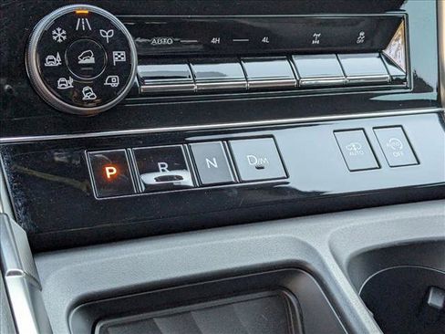 Used 2025 Nissan Armada PRO-4X image 12