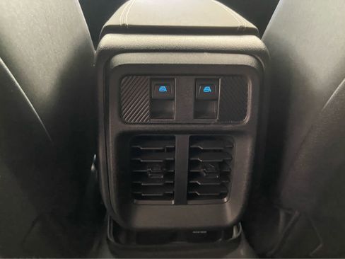 Used 2025 Ford Bronco Badlands AWD/4WD image 18