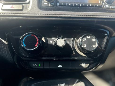Used 2017 Honda HR-V LX image 22