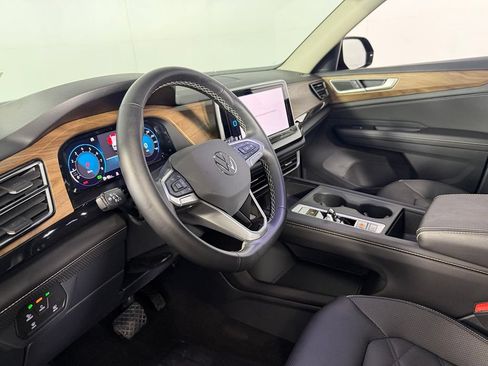 Used 2025 Volkswagen Atlas SE FWD image 15
