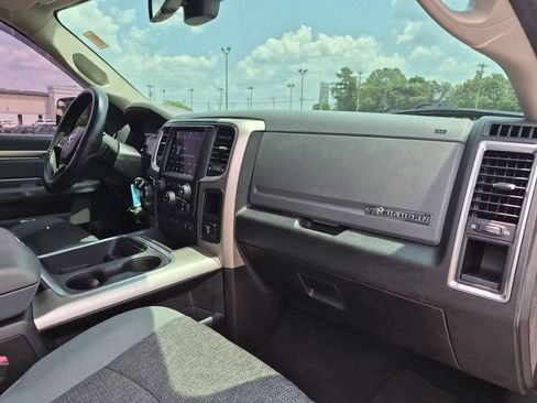 Used 2018 RAM 1500 Big Horn RWD image 34
