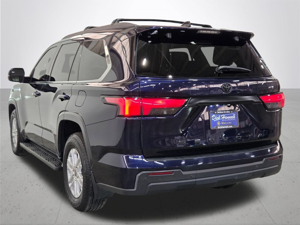 Used 2023 Toyota Sequoia SR5 w/ SR5 Premium Package AWD/4WD image 12