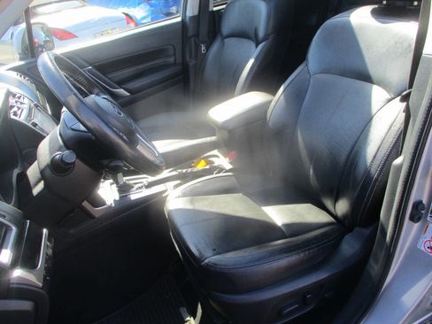 Used 2017 Subaru Forester 2.5i Touring image 6