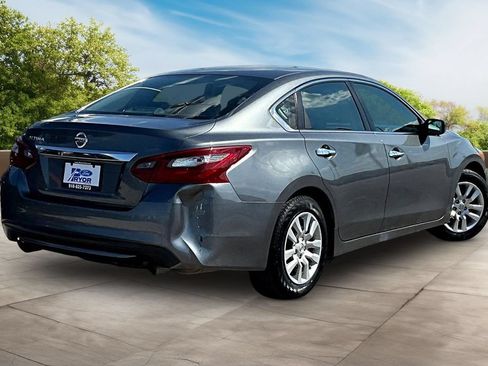 Used 2018 Nissan Altima 2.5 S w/ S Convenience Package FWD image 2