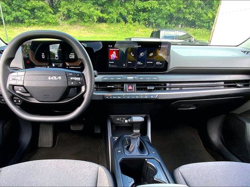 Used 2025 Kia K4 FWD image 13