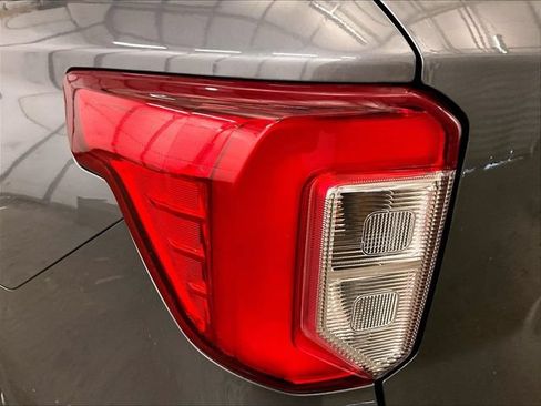 Used 2021 Ford Explorer XLT w/ Equipment Group 202A AWD/4WD image 29