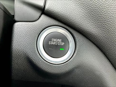 Used 2024 Chevrolet Equinox LT image 32