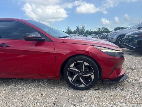 Used 2023 Hyundai Elantra SEL w/ Convenience Package FWD image 4