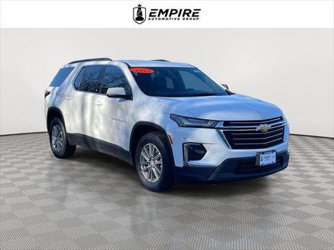 Used 2023 Chevrolet Traverse LT image 1