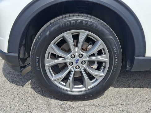 Used 2023 Ford Explorer XLT w/ Equipment Group 202A AWD/4WD image 7