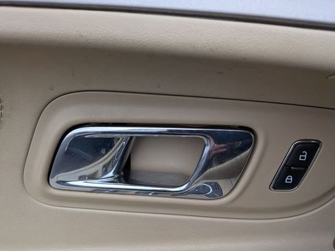 Used 2013 Ford Taurus SEL image 12