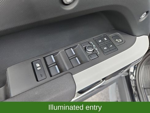 Used 2023 Land Rover Defender 110 X-Dynamic SE AWD/4WD image 29