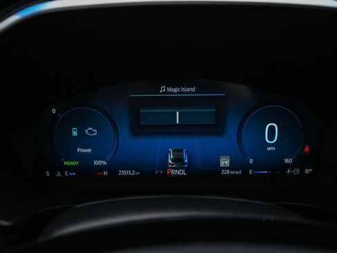 Certified 2024 Ford Escape Platinum w/ Premium Technology Package AWD/4WD image 39