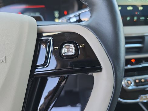 New 2026 Lincoln Corsair Reserve image 17