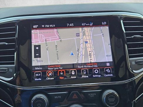 Used 2020 Jeep Grand Cherokee Limited w/ Luxury Group II RWD image 13