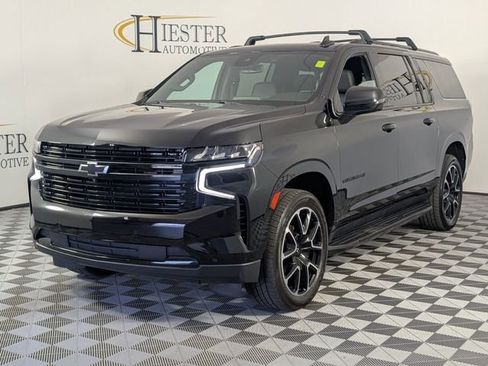 Used 2023 Chevrolet Suburban RST w/ Sport Performance Package image 4