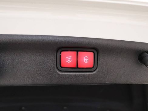 Used 2022 Mercedes-Benz C 300 4MATIC Sedan image 33