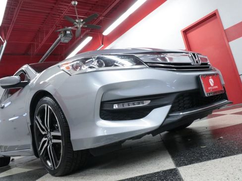 Used 2016 Honda Accord Sport image 30