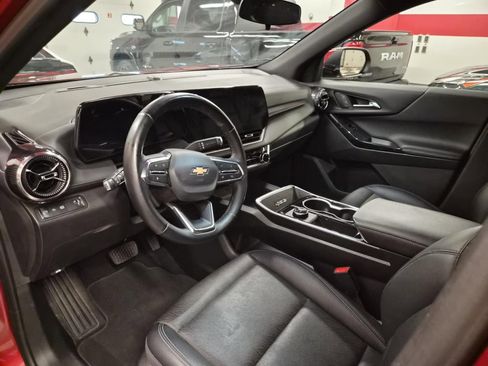 Used 2026 Chevrolet Equinox LT w/ Convenience Package II FWD image 9