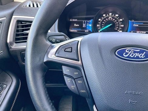 Used 2024 Ford Edge Titanium image 18