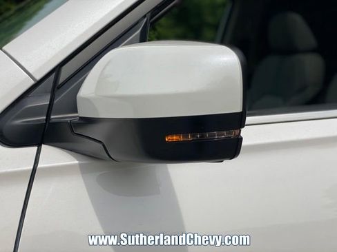 Used 2025 Honda Pilot Touring image 11